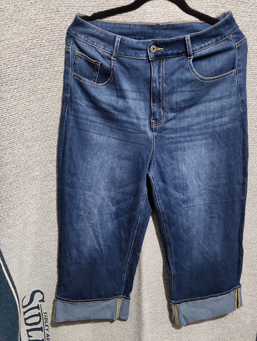 HALARA Dark Blue Cropped Jeans with Cuffed Hem
